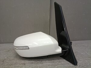 Honda Elysion used OEM part (RR1 NH683P Honda)