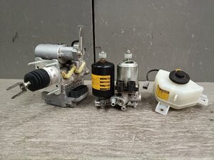 Toyota Prius used OEM part (ZVW30 ZVW30-AHXEB ABS)