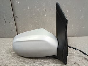 Used JDM auto part (MPV LW3W L082-69-120D67 Mazda)